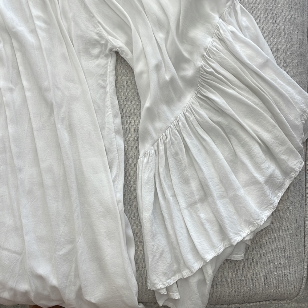 WHITE BOHO COVERUP DRESS - FLOWY SLEEVES - Picture 2 of 3